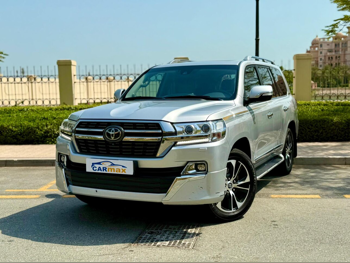 Toyota  Land Cruiser  VXS- Grand Touring S  2021  Automatic  183,000 Km  8 Cylinder  Four Wheel Drive (4WD)  SUV  Silver