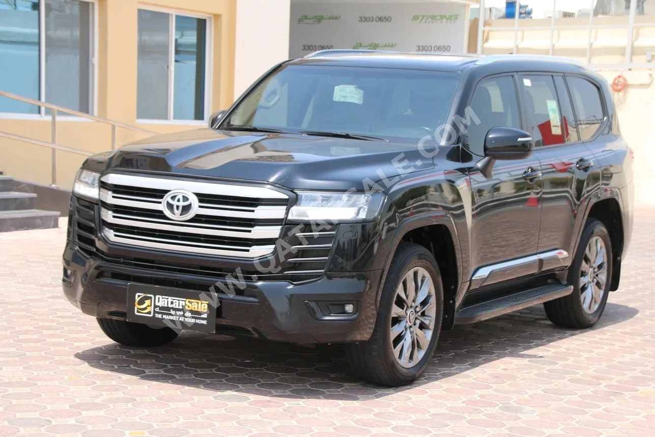 Toyota  Land Cruiser  GXR Twin Turbo  2023  Automatic  143,500 Km  6 Cylinder  Four Wheel Drive (4WD)  SUV  Black