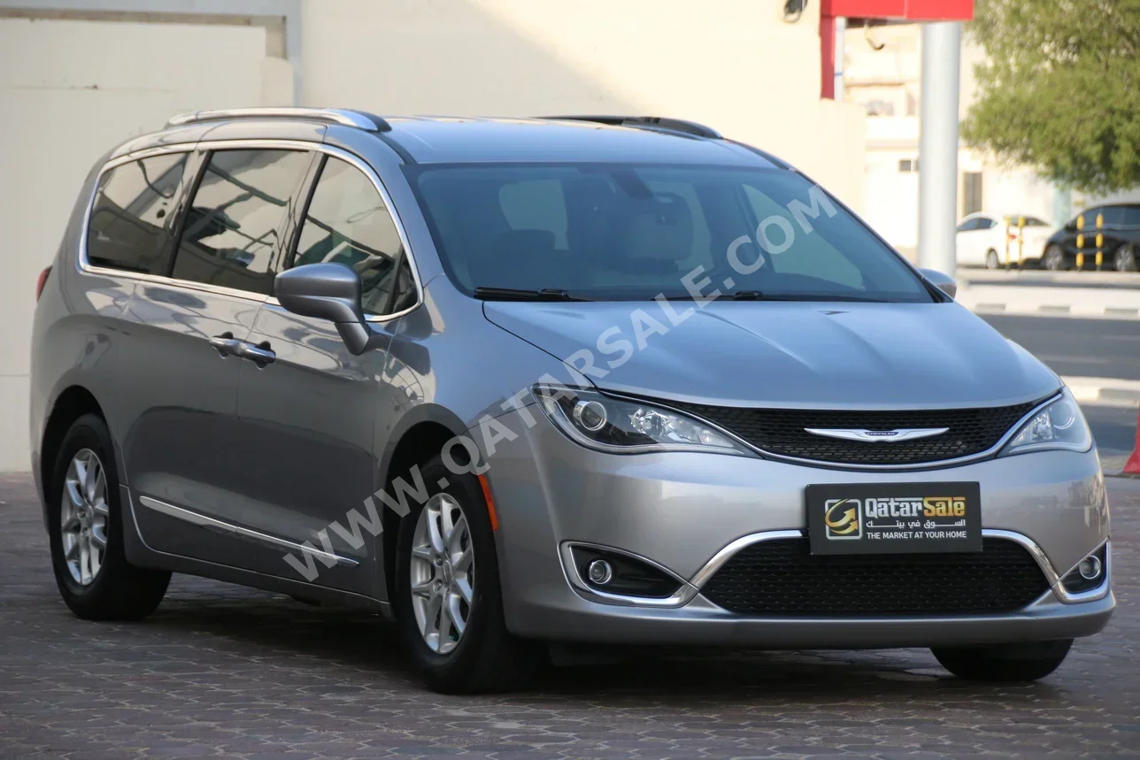 Chrysler  Pacifica  2020  Automatic  61,000 Km  6 Cylinder  Front Wheel Drive (FWD)  SUV  Silver