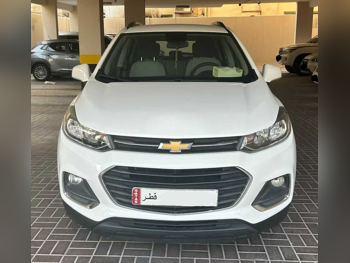 Chevrolet  Trax  LT  2017  Automatic  103,500 Km  4 Cylinder  Front Wheel Drive (FWD)  Hatchback  White & Black