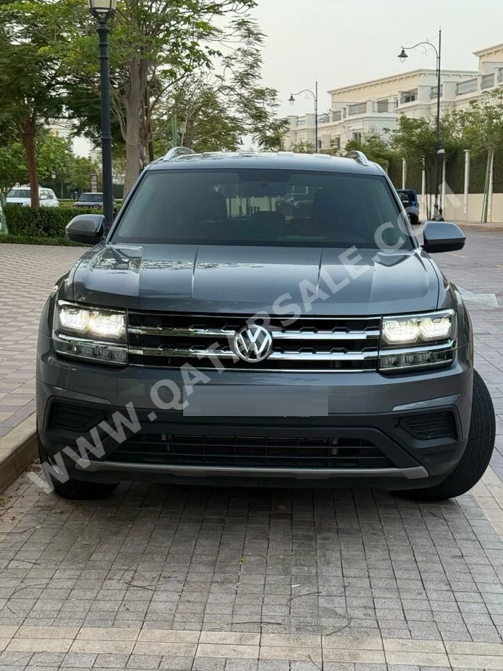 Volkswagen  Teramont  2018  Automatic  79,000 Km  4 Cylinder  Four Wheel Drive (4WD)  SUV  Gray