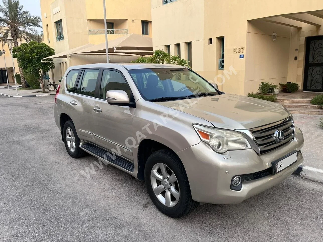 Lexus  GX  460  2010  Automatic  180,000 Km  8 Cylinder  Four Wheel Drive (4WD)  SUV  Gold