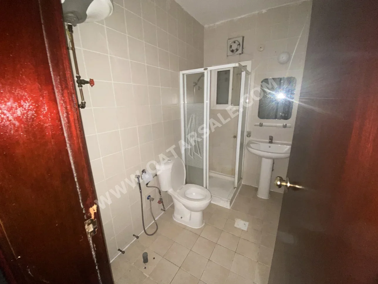 2 Bedrooms  Apartment  For Rent  in Doha -  Al Mansoura  Not Furnished