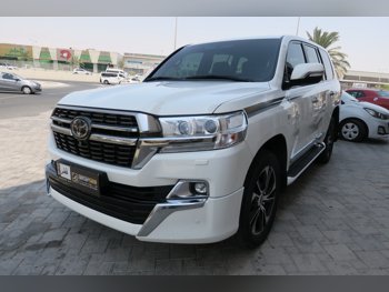 Toyota  Land Cruiser  VXR  2021  Automatic  184,000 Km  8 Cylinder  Four Wheel Drive (4WD)  SUV  White