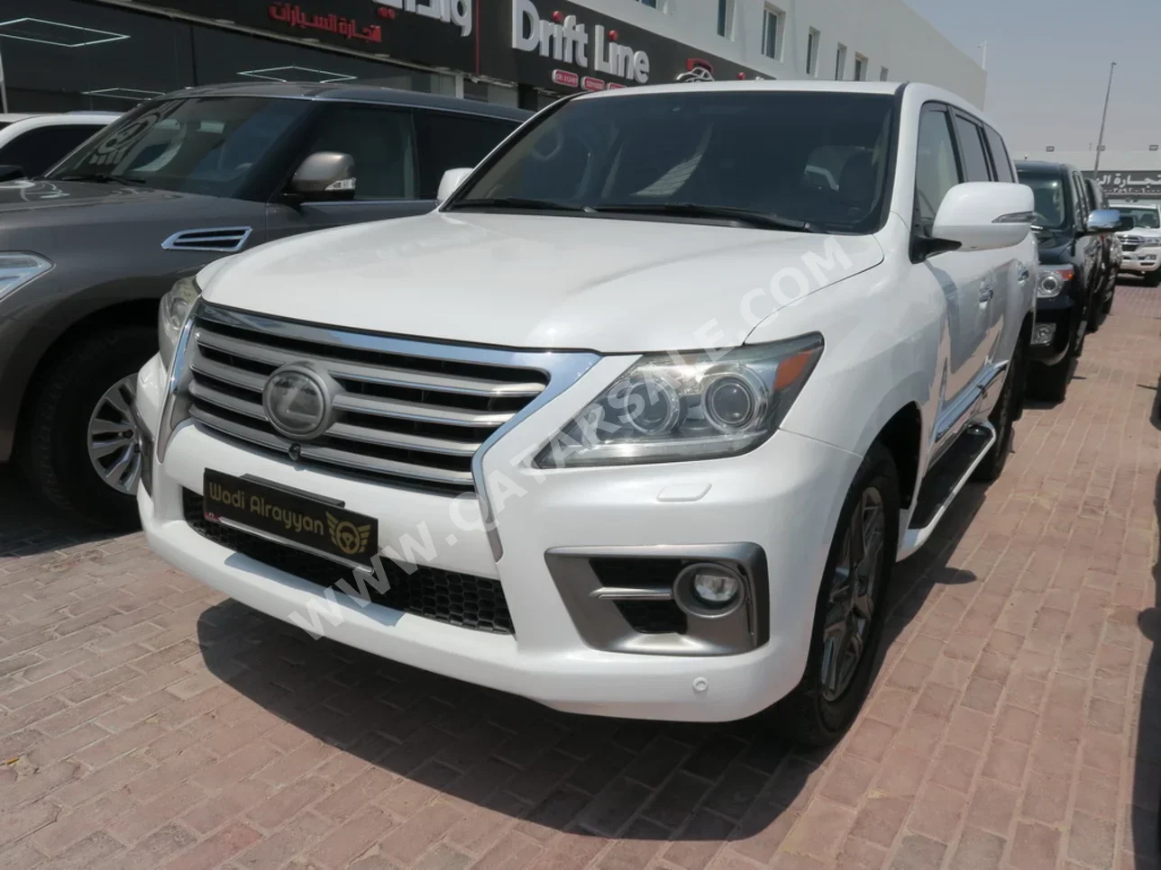 لكزس  ال اكس  570  2014  اوتوماتيك  290,000 كم  8 سلندر  دفع رباعي  اس يو في  أبيض