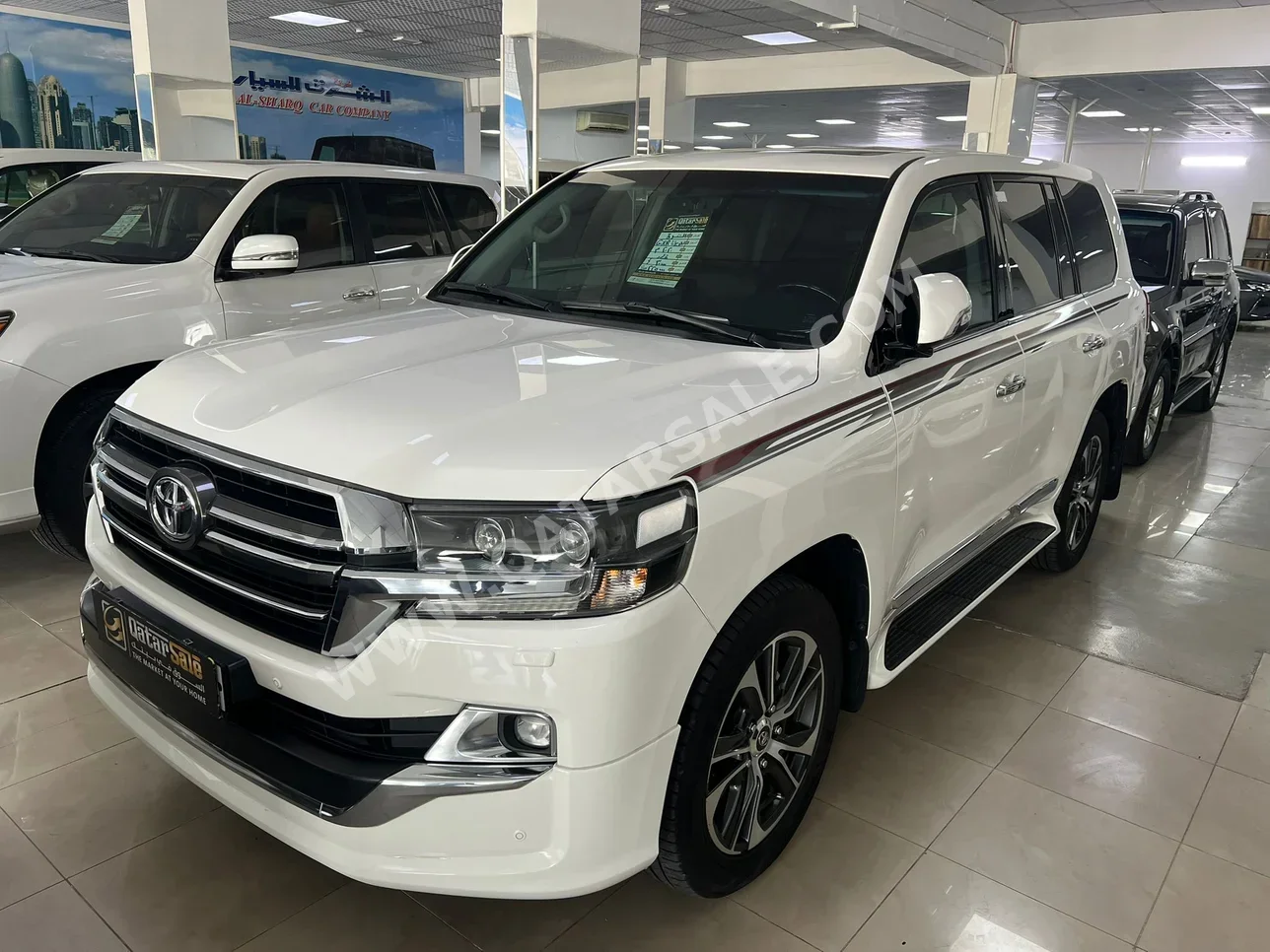 Toyota  Land Cruiser  GXR- Grand Touring  2020  Automatic  30,000 Km  8 Cylinder  Four Wheel Drive (4WD)  SUV  White