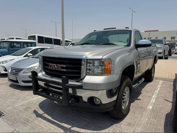 جي ام سي  سييرا  2500 HD  2007  اوتوماتيك  126,000 كم  8 سلندر  دفع رباعي  بيكب  فضي