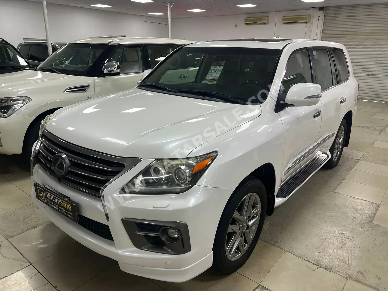 Lexus  LX  570 S  2015  Automatic  264,000 Km  8 Cylinder  Four Wheel Drive (4WD)  SUV  White