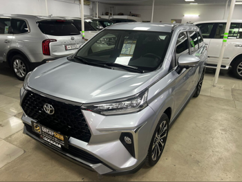 Toyota  Veloz  2024  Automatic  5,000 Km  4 Cylinder  Front Wheel Drive (FWD)  SUV  Silver  With Warranty