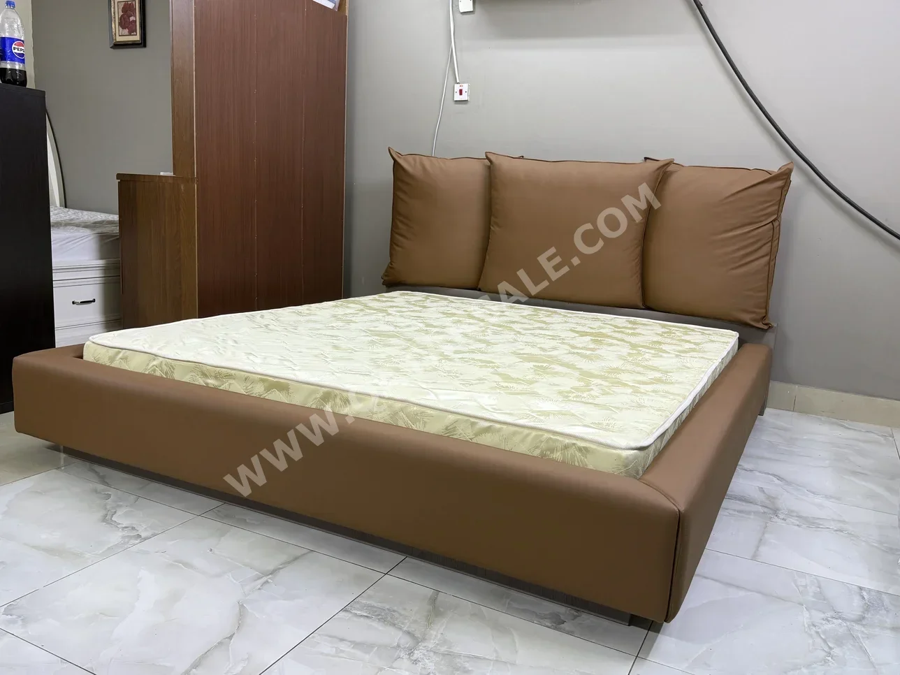 Beds - Homes r Us  - King  - Brown