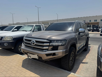 Toyota  Land Cruiser  GXR Twin Turbo  2023  Automatic  97,000 Km  6 Cylinder  Four Wheel Drive (4WD)  SUV  Gray  With Warranty