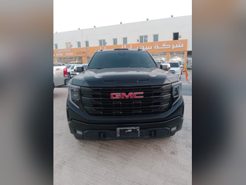 GMC  Sierra  Elevation  2023  Automatic  81,000 Km  8 Cylinder  Four Wheel Drive (4WD)  Pick Up  Black  With Warranty