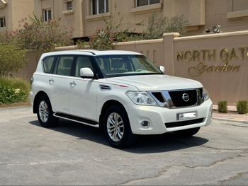 نيسان  باترول  ال اي  2010  اوتوماتيك  79,000 كم  8 سلندر  دفع رباعي  اس يو في  أبيض