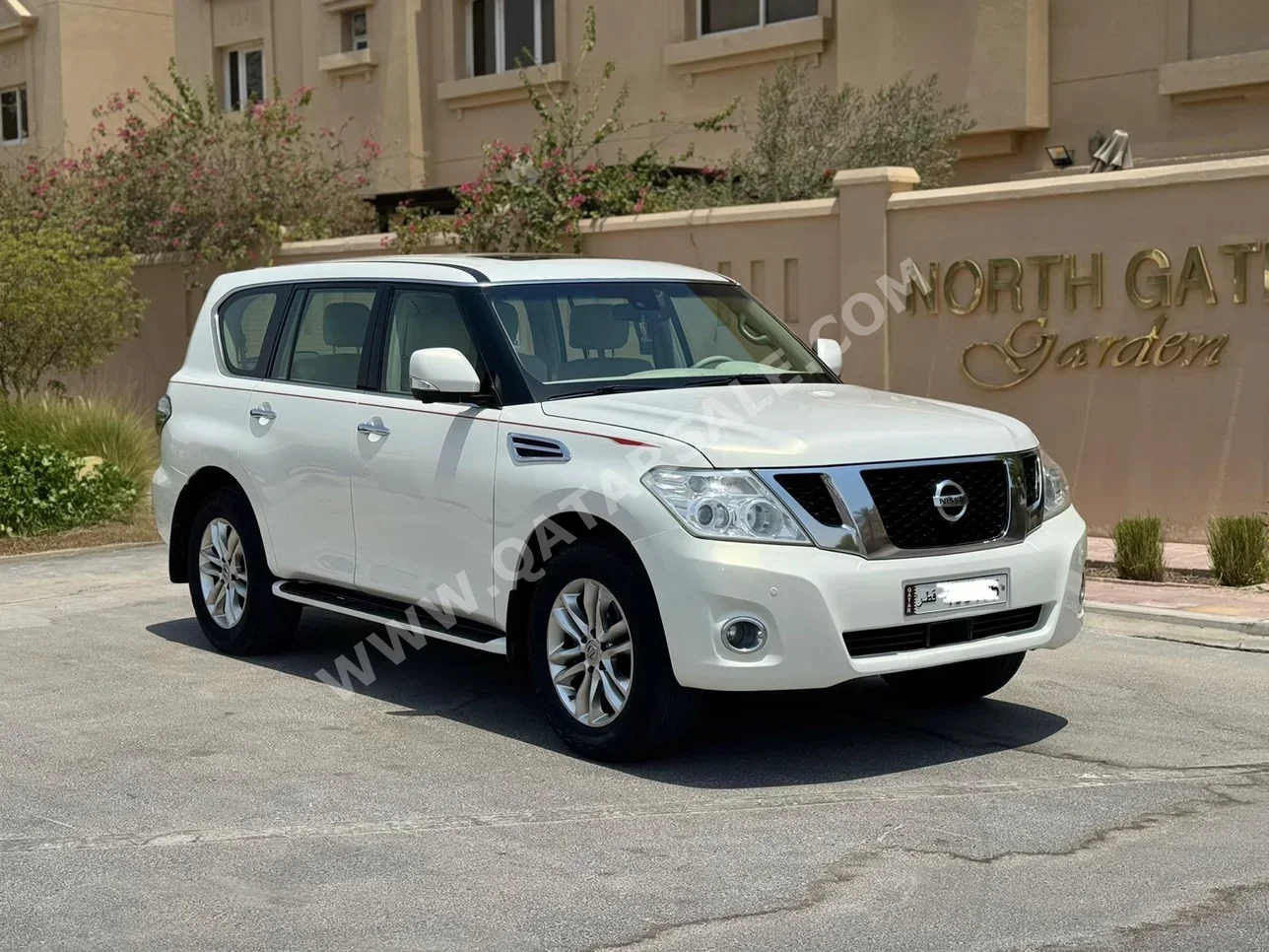 نيسان  باترول  ال اي  2010  اوتوماتيك  79,000 كم  8 سلندر  دفع رباعي  اس يو في  أبيض