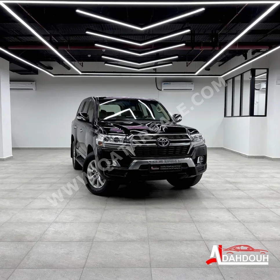 Toyota  Land Cruiser  GXR  2021  Automatic  180,000 Km  8 Cylinder  Four Wheel Drive (4WD)  SUV  Black