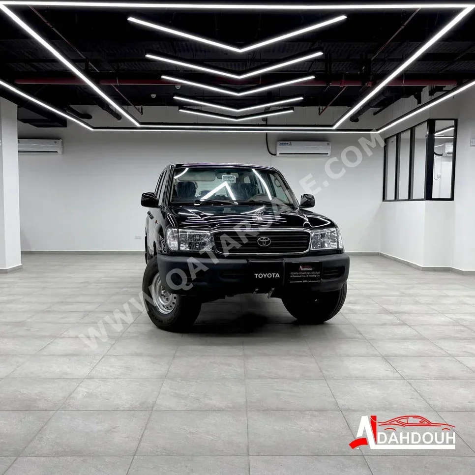 Toyota  Land Cruiser  GX  2002  Automatic  434,000 Km  6 Cylinder  Four Wheel Drive (4WD)  SUV  Black