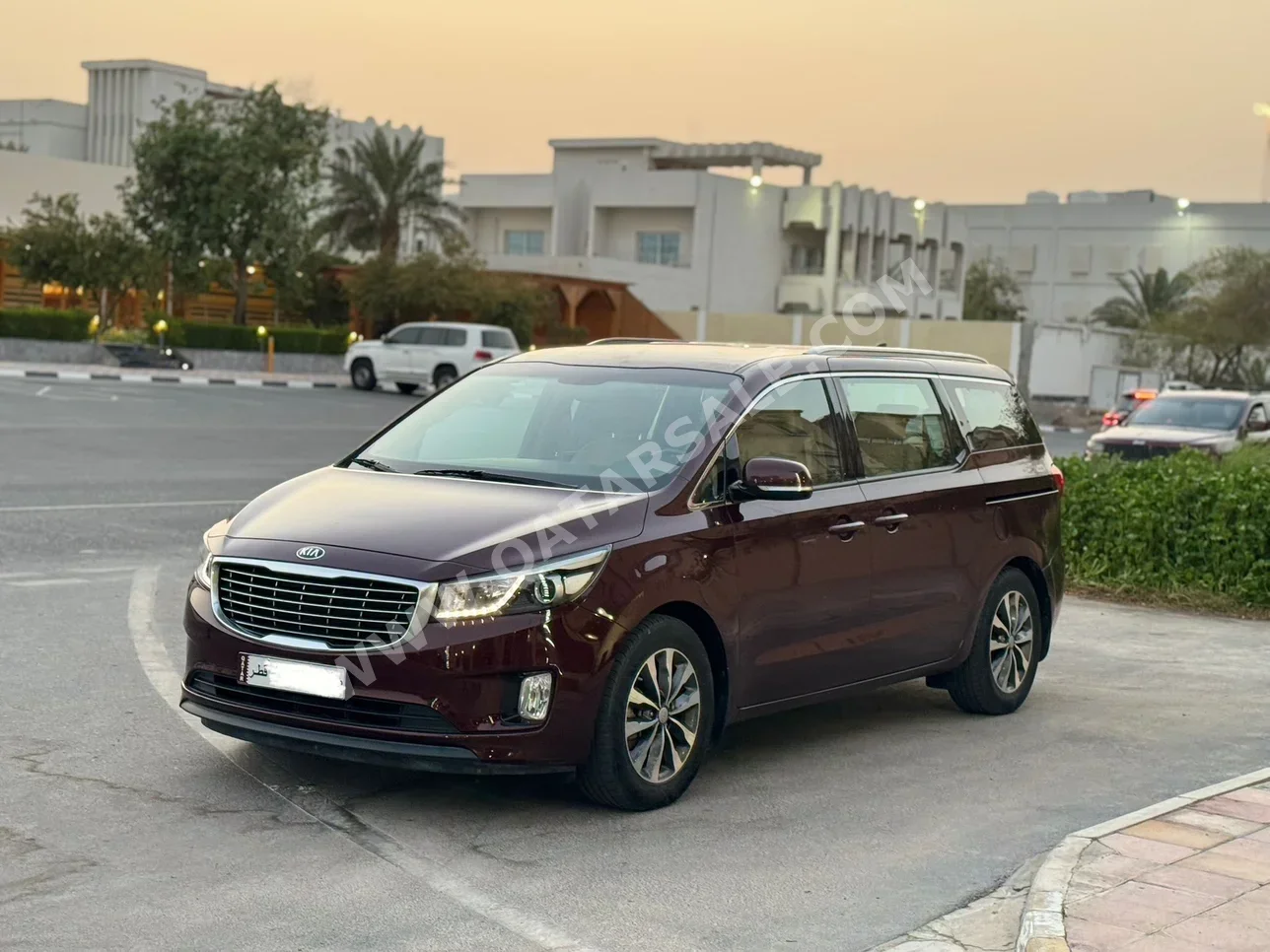 Kia  Carnival  2017  Automatic  35,000 Km  6 Cylinder  Front Wheel Drive (FWD)  Van / Bus  Maroon