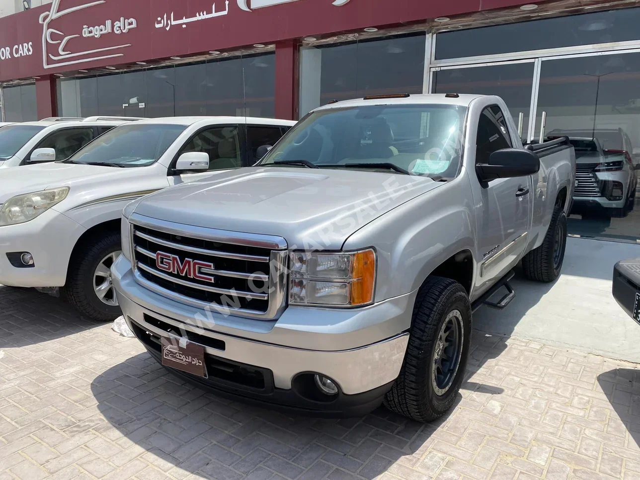 GMC  Sierra  1500  2012  Automatic  335,000 Km  8 Cylinder  Four Wheel Drive (4WD)  Pick Up  Silver