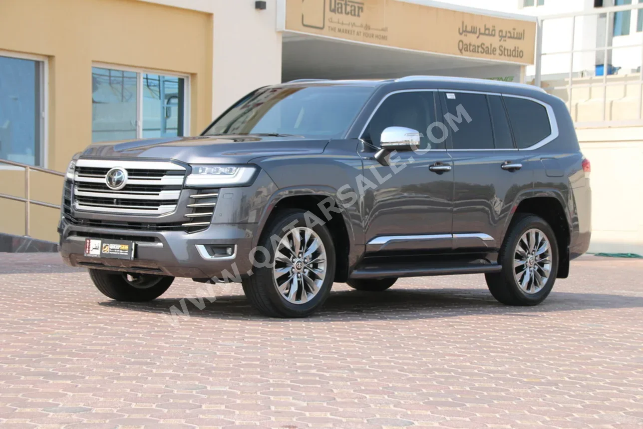 Toyota  Land Cruiser  VXR Twin Turbo  2024  Automatic  40,000 Km  6 Cylinder  Four Wheel Drive (4WD)  SUV  Gray  With Warranty