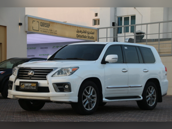 Lexus  LX  570 S  2014  Automatic  259,000 Km  8 Cylinder  Four Wheel Drive (4WD)  SUV  White