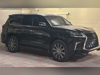 Lexus  LX  570  2018  Automatic  224,000 Km  8 Cylinder  Four Wheel Drive (4WD)  SUV  Black  With Warranty