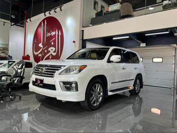 Lexus  LX  570  2013  Automatic  291,000 Km  8 Cylinder  Four Wheel Drive (4WD)  SUV  Pearl