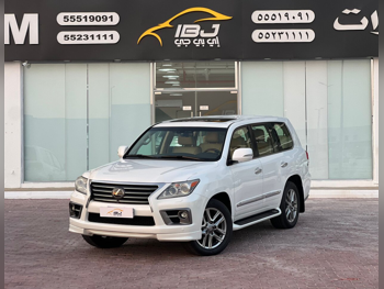 Lexus  LX  570  2014  Automatic  278,000 Km  8 Cylinder  Four Wheel Drive (4WD)  SUV  White