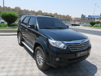 Toyota  Fortuner  2012  Automatic  280,000 Km  6 Cylinder  Four Wheel Drive (4WD)  SUV  Black