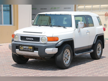 Toyota  FJ Cruiser  2012  Automatic  345,000 Km  6 Cylinder  Four Wheel Drive (4WD)  SUV  White