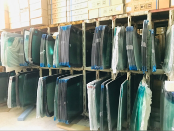 قطع غيار السيارات - تويوتا  لاند كروزر  - قطع بدل السيارة الخارجية و المرايا  - الصين  -رقم القطعة: front glass