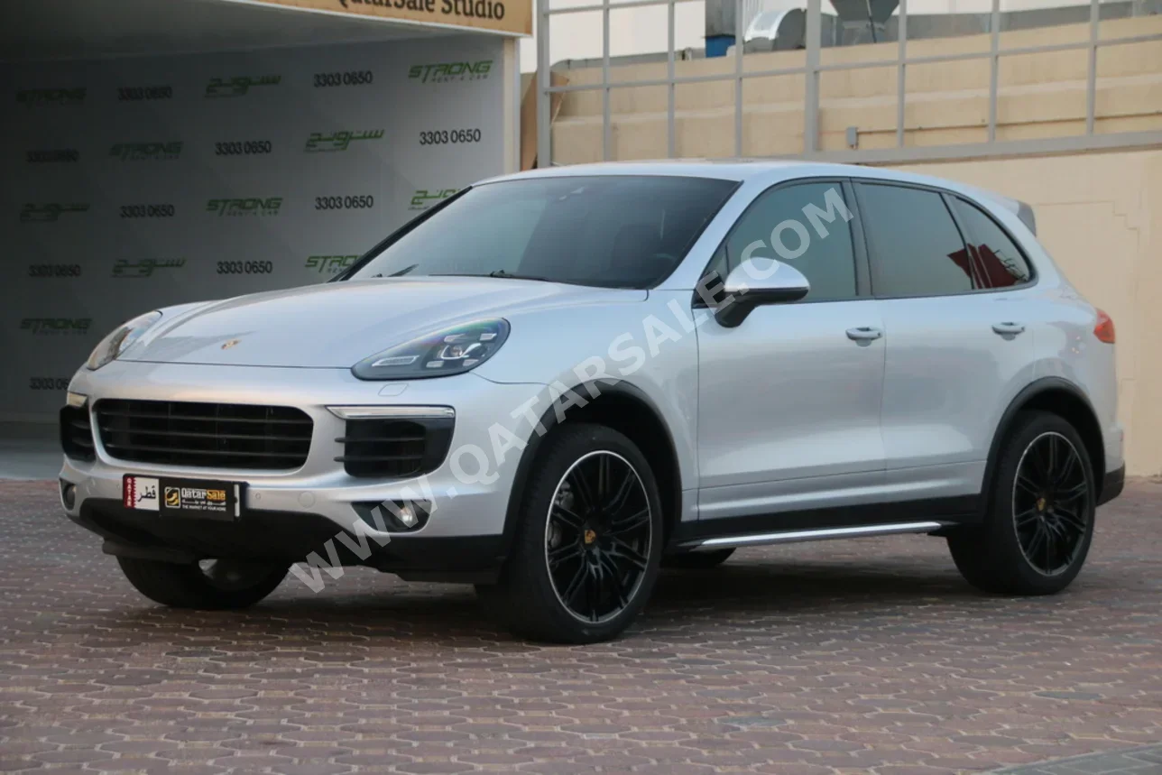 Porsche  Cayenne  S  2015  Automatic  135,905 Km  8 Cylinder  Four Wheel Drive (4WD)  SUV  Silver