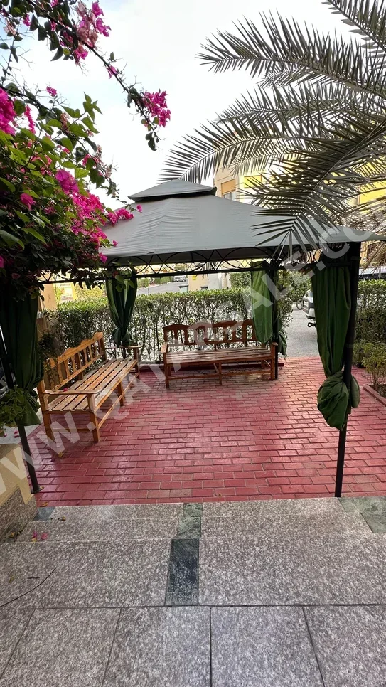 Canopy Green and Black  Canopy Tent