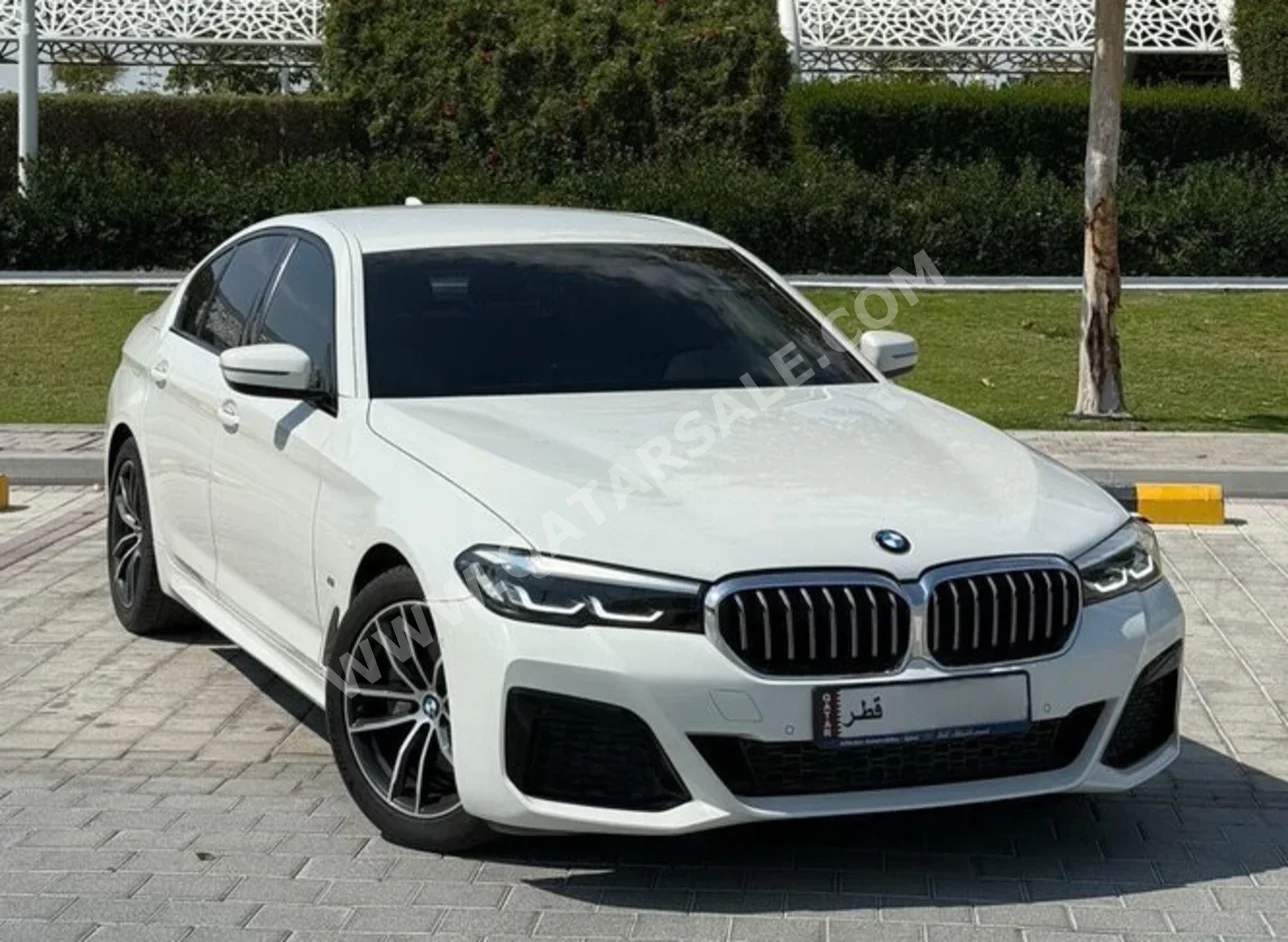 BMW  5-Series  520i M  2021  Tiptronic  39,000 Km  4 Cylinder  Rear Wheel Drive (RWD)  Sedan  White  With Warranty