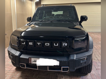 Jetour  T2  Luxury  2025  Automatic  9,000 Km  4 Cylinder  Four Wheel Drive (4WD)  SUV  Black  With Warranty