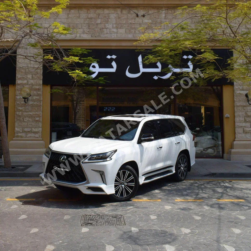 Lexus  LX  570  2017  Automatic  173,210 Km  8 Cylinder  Four Wheel Drive (4WD)  SUV  White