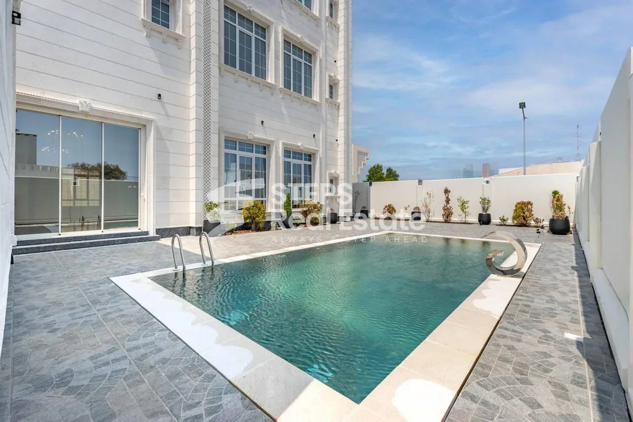 Family Residential  - Not Furnished  - Doha  - Onaiza  - 8 Bedrooms