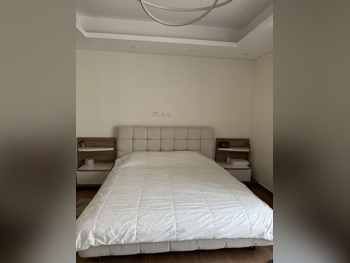 Beds - Homes r Us  - King