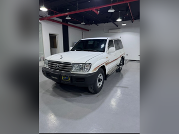 Toyota  Land Cruiser  GX  2004  Manual  200,000 Km  6 Cylinder  Four Wheel Drive (4WD)  SUV  White