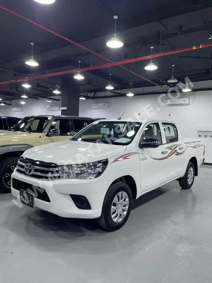 Toyota  Hilux  2025  Manual  0 Km  4 Cylinder  Four Wheel Drive (4WD)  Pick Up  White  With Warranty