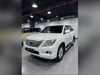 Lexus  LX  570  2009  Automatic  470,000 Km  8 Cylinder  Four Wheel Drive (4WD)  SUV  White