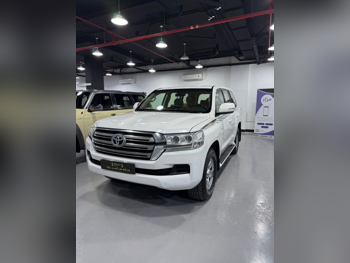 Toyota  Land Cruiser  GXR  2019  Automatic  302,000 Km  6 Cylinder  Four Wheel Drive (4WD)  SUV  White
