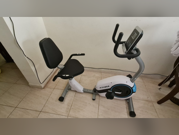 أجهزة اللياقة البدنية - دراجات التمرين