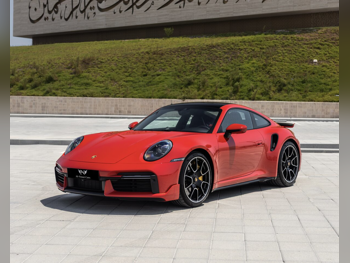 بورش  911  توربو اس  2023  اوتوماتيك  17,000 كم  6 سلندر  دفع خلفي  كوبيه \ سبورت  أحمر  تحت الضمان