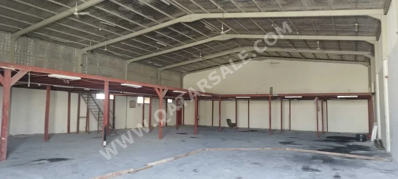 Warehouses & Stores - Al Rayyan  -Area Size: 800 Square Meter
