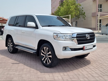 Toyota  Land Cruiser  GX  2017  Automatic  114,000 Km  6 Cylinder  Four Wheel Drive (4WD)  SUV  White