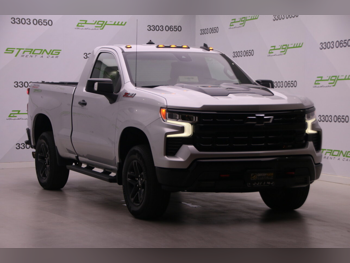 Chevrolet  Silverado  Trail Boss  2022  Automatic  98,000 Km  8 Cylinder  Four Wheel Drive (4WD)  Pick Up  Silver  With Warranty