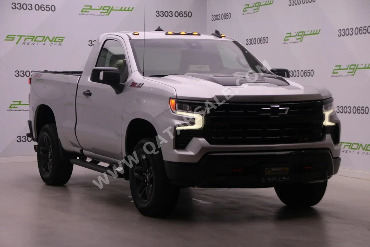 Chevrolet  Silverado  Trail Boss  2022  Automatic  98,000 Km  8 Cylinder  Four Wheel Drive (4WD)  Pick Up  Silver  With Warranty