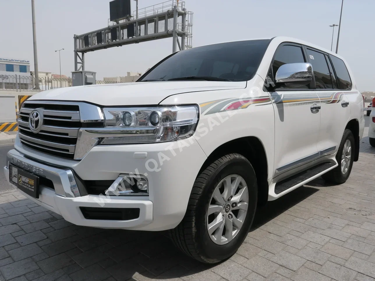 Toyota  Land Cruiser  GXR  2017  Automatic  148,000 Km  8 Cylinder  Four Wheel Drive (4WD)  SUV  White
