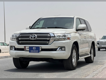 Toyota  Land Cruiser  GXR  2018  Automatic  250,000 Km  6 Cylinder  Four Wheel Drive (4WD)  SUV  White