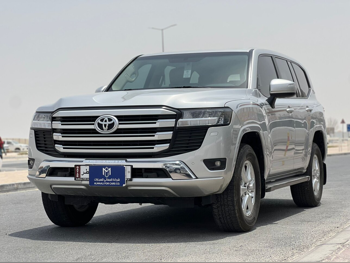Toyota  Land Cruiser  GXR  2022  Automatic  107,000 Km  6 Cylinder  Four Wheel Drive (4WD)  SUV  Silver
